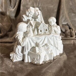 Department 56 Silhouette Treasures “A Family Tradition”